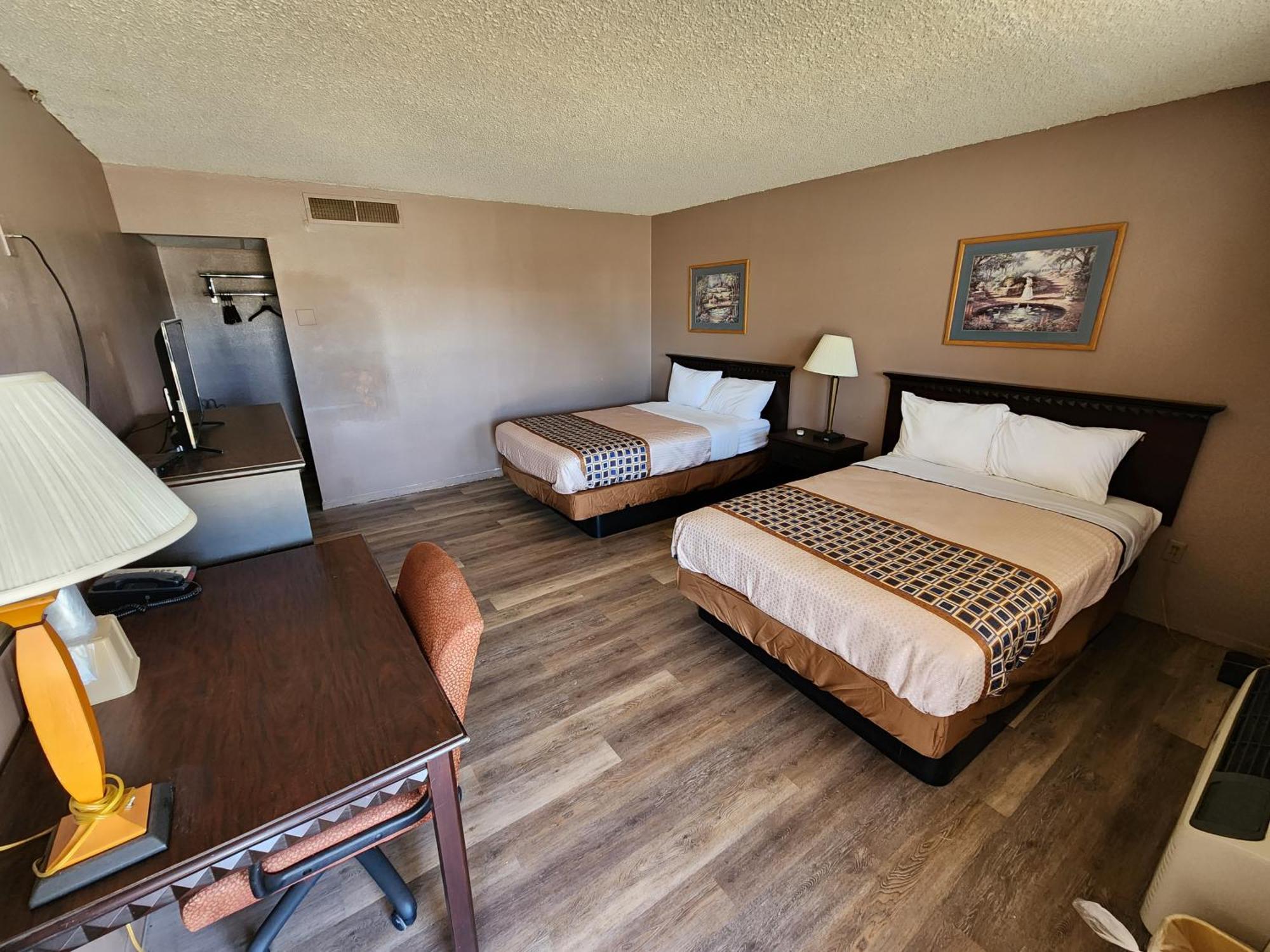 Satellite Inn อลาโมกอร์โด ภายนอก รูปภาพ